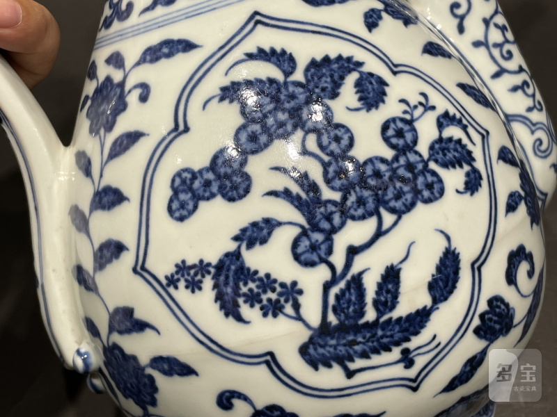 清乾隆 仿永乐青花开光花果纹执壶 - 图10